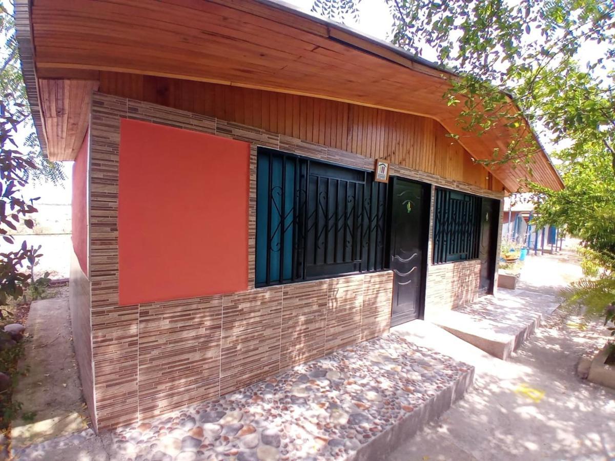 Posada Turistica Noches De Saturno Villavieja Exterior foto